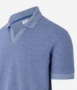 Polo de hombre color gris claro, corte confort, cuello polo, manga corta y tejido texturizado.