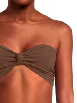 Top bandeau marrón con textura floral y nudo central.