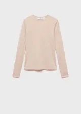 Camiseta color beige de tejido de punto fino con lúrex, cuello redondo y manga larga.