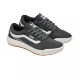 Championes Vans UltraRange 2.0 negros con detalles en gris y blanco.