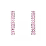 Aros largos plateados con circonitas rosas rectangulares engarzadas en línea vertical.