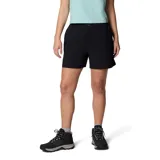 Short negro de mujer con cintura elástica, tecnología Omni-Shade™ Broad Spectrum UPF 50 que protege contra el daño a la piel y Omni-Shield™ Release que resiste líquidos y manchas. Cuenta con bolsillos laterales y un bolsillo trasero con cierre a presión.