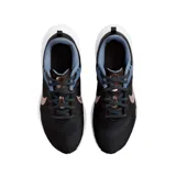 Championes de running Nike Downshifter 12, color negro con detalles en blanco.