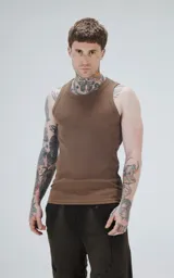 Musculosa marrón de morley con corte slim fit.