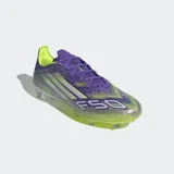 Championes de fútbol Adidas F50 Pro Firm Ground Cleats, color violeta con detalles en amarillo y blanco. Parte superior de fibra táctil con textura Sprintweb 3D y suela Sprintshell 360 para terreno firme.