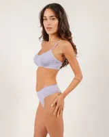 Bombacha culotte colaless de microfibra sin costura, con forro de algodón.