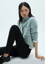 Calza de vestir negra, tiro medio y corte skinny.