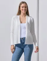 Cardigan tejido color blanco, con cuello en V y textura acanalada.