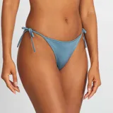 Braguita brasileña de bikini azul con efecto irisado.