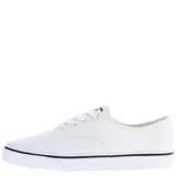 Championes urbanos de lona color azul marino, con cordones blancos y suela blanca con línea negra. Logo de la marca en el lateral.