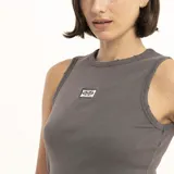 Musculosa color beige de tejido de punto acanalado, corte ajustado y logo bordado en el pecho.