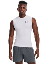Musculosa blanca Under Armour HeatGear de compresión, sin mangas y con logo en el pecho.