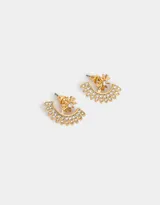 Aros pasantes ear jacket dorados con strass y cierre de tope a presión.