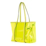 Bolso tote transparente color verde flúor con asas y ribetes en verde claro. Incluye un neceser interior desmontable con cierre y logo de la marca. Amplio y moderno, ideal para la playa o uso diario.