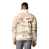 Buzo polar Columbia de hombre con estampado de camuflaje en tonos beige, gris y verde. Tiene cuello alto con cierre de botones a presión, bolsillo en el pecho con cierre de cremallera y logo de la marca bordado.