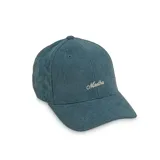 Gorra de béisbol azul con bordado frontal con la palabra "Martha" en letra cursiva.