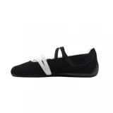 Zapatilla Puma Speedcat Ballet SD, color negro con detalles en blanco y suela de goma.