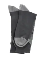 Calcetines largos de vestir color gris oscuro con diseño de rombos en gris claro y gris medio.