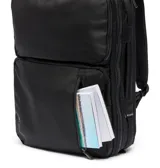 Mochila Columbia unisex color negro, convertible en bolso de mano o de hombro. Cuenta con tecnología Omni-Shield™ que repele la humedad y resiste las manchas. Tiene compartimento acolchado para laptop de hasta 13 pulgadas, correas de hombro acolchadas y contorneadas, organización interna de lujo y múltiples bolsillos con cremallera.