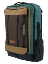 Mochila RKF Water Resistant unisex color verde oscuro, confeccionada en poliéster reciclado. Cuenta con compartimento principal con cierre cremallera a prueba de agua, bolsillo interior para laptop de 15´, compartimento frontal con cierre cremallera a prueba de agua y bolsillos interiores, bolsillo frontal con cierre cremallera, bolsillos laterales expandibles con borde superior elástico para botellas, cierre expansible, correa removible y ajustable, correas de hombro ajustables y ocultables en un bolsillo trasero especial, almohadillas en la espalda para una mayor comodidad, pasador para manilla de maleta, forro interior 100% poliéster reciclado e incluye llavero mosquetón.