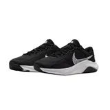 Championes Nike Legend Essential 3 Next Nature, color negro con suela blanca y logo plateado.