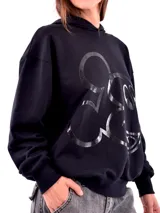Buzo hoodie negro de corte holgado con estampa de Mickey Mouse en el frente.