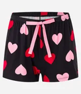 Conjunto de pijama corto con blusa de rib rosa de manga corta y short negro con estampado de corazones rosas y rojos, con cintura elástica y lazo.