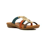 Sandalia de cuero para mujer con tres tiras combinadas en colores variados, de diseño cómodo y sin plataforma.
