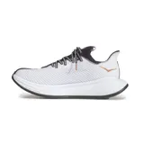Championes Hoka Carbon X 3 de hombre, color negro con detalles en blanco y naranja. Diseñados para running de resistencia con placa de fibra de carbono y Meta-Rocker agresivo.