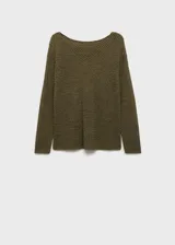 Sweater de punto calado color crudo, con escote barco y mangas largas.