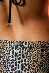 Short de lycra premium con estampado de leopardo y cintura elastizada.