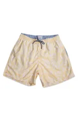 Short de baño amarillo con estampado de hojas blancas, cintura elástica con cordón ajustable, dos bolsillos laterales, un bolsillo trasero, suspensor interno y logo bordado.