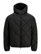Campera puffer negra con capucha ajustable con cordón, cierre con cremallera, bolsillos frontales y tejido acolchado resistente al viento.