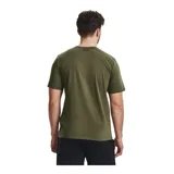Remera celeste de Under Armour, corte clásico, mangas cortas y logo estampado en el pecho.