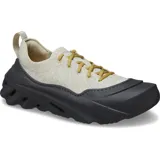 Championes Crocs Echo Surge color crema con cordones amarillos y suela negra.