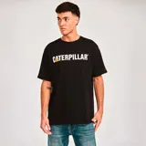 Remera gris jaspeado de manga corta con cuello redondo y logo de Caterpillar estampado en el pecho.