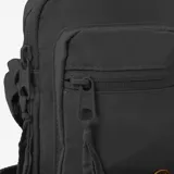 Morral bandolera Rip Curl Everyday Mini X Body color negro, con correa ajustable y múltiples bolsillos con cierre.