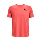 Remera celeste de Under Armour, corte clásico, mangas cortas y logo estampado en el pecho.