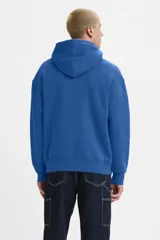 Buzo hoodie azul con logo Levi's estampado en amarillo y blanco.