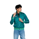 Campera deportiva Umbro color verde azulado con cuello alto, cierre frontal con cremallera, puños y cintura acanalados a rayas verdes, blancas y azules. Logo de Umbro bordado en el pecho.