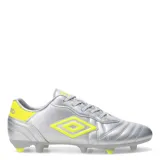 Championes de fútbol Umbro Touch FG, color blanco, con tapones.