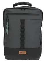 Mochila unisex color gris oscuro, resistente al agua, hecha de poliéster reciclado. Tiene compartimento principal con cierre a prueba de agua, bolsillo interior para laptop de 15", compartimento frontal con cierre a prueba de agua y bolsillos interiores, bolsillo frontal con cierre, bolsillos laterales para botellas, correas compresoras, correas de hombro ajustables y ocultables, pasador para manilla de maleta, forro interior 100% poliéster reciclado e incluye llavero mosquetón.