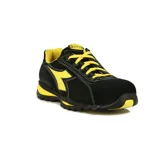 Zapato de seguridad negro y amarillo, con diseño bajo y suela antideslizante de alta resistencia.