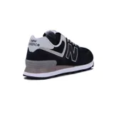 Championes urbanos New Balance modelo ML574EVB, color negro con detalles en gris y blanco, confeccionados en gamuza y malla, con logo "N" característico en los laterales y entresuela ENCAP.