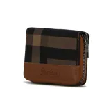 Tarjetero negro de cuero sintético con cierre de cremallera y logo grabado en el frente.