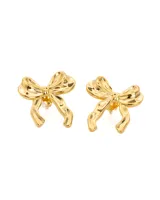 Par de aros tipo stud dorados con forma de lazo.