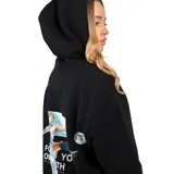 Canguro negro con capucha y cordones ajustables. Estampado con logo en el pecho.