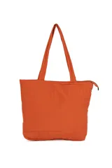 Bolso shopper color naranja con diseño acolchado y cierre superior.