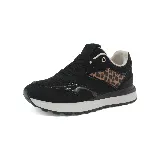 Zapatillas deportivas Osada en tonos beige y marrón, con detalles en cuero sintético y malla.