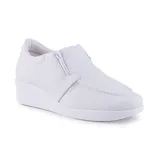 Zapato de cuero negro USAFLEX modelo Perawat, con taco corrido y cierre lateral con cremallera.